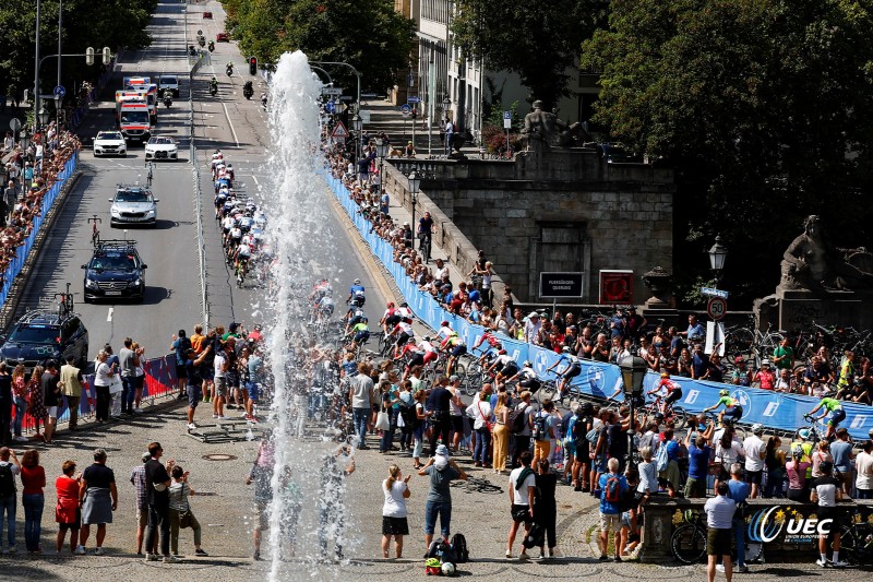 European Championships Munich 2022 - 2022 UEC Road Elite European Championships - Women's Road Race - 21/08/2022 - Scenery - Peloton - photo Luca Bettini/UEC/SprintCyclingAgency?2022